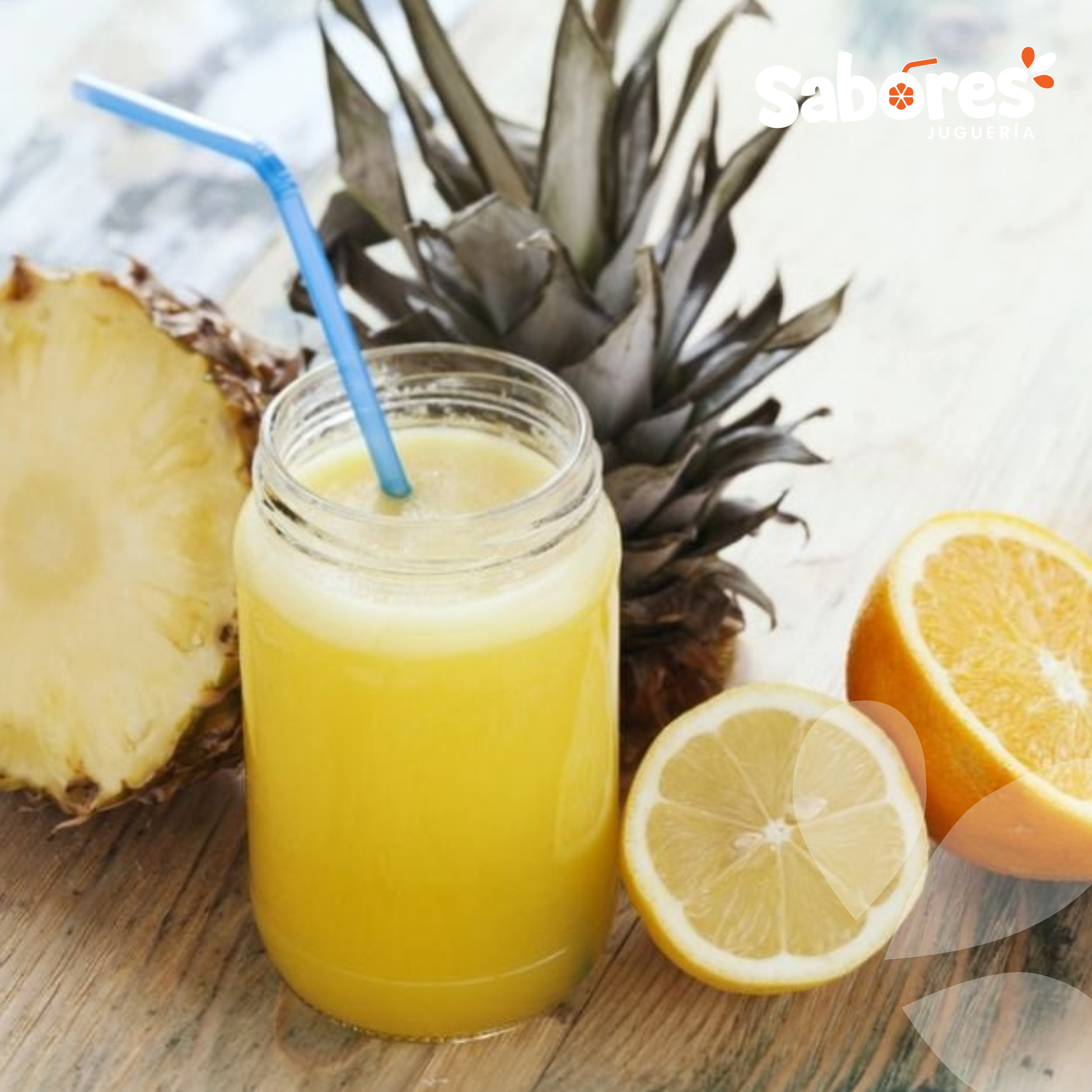 Jugo de piña con naranja
